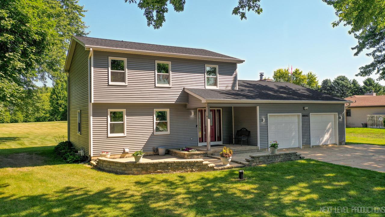 48W142 Milnamow Dr., Maple Park, IL 60151