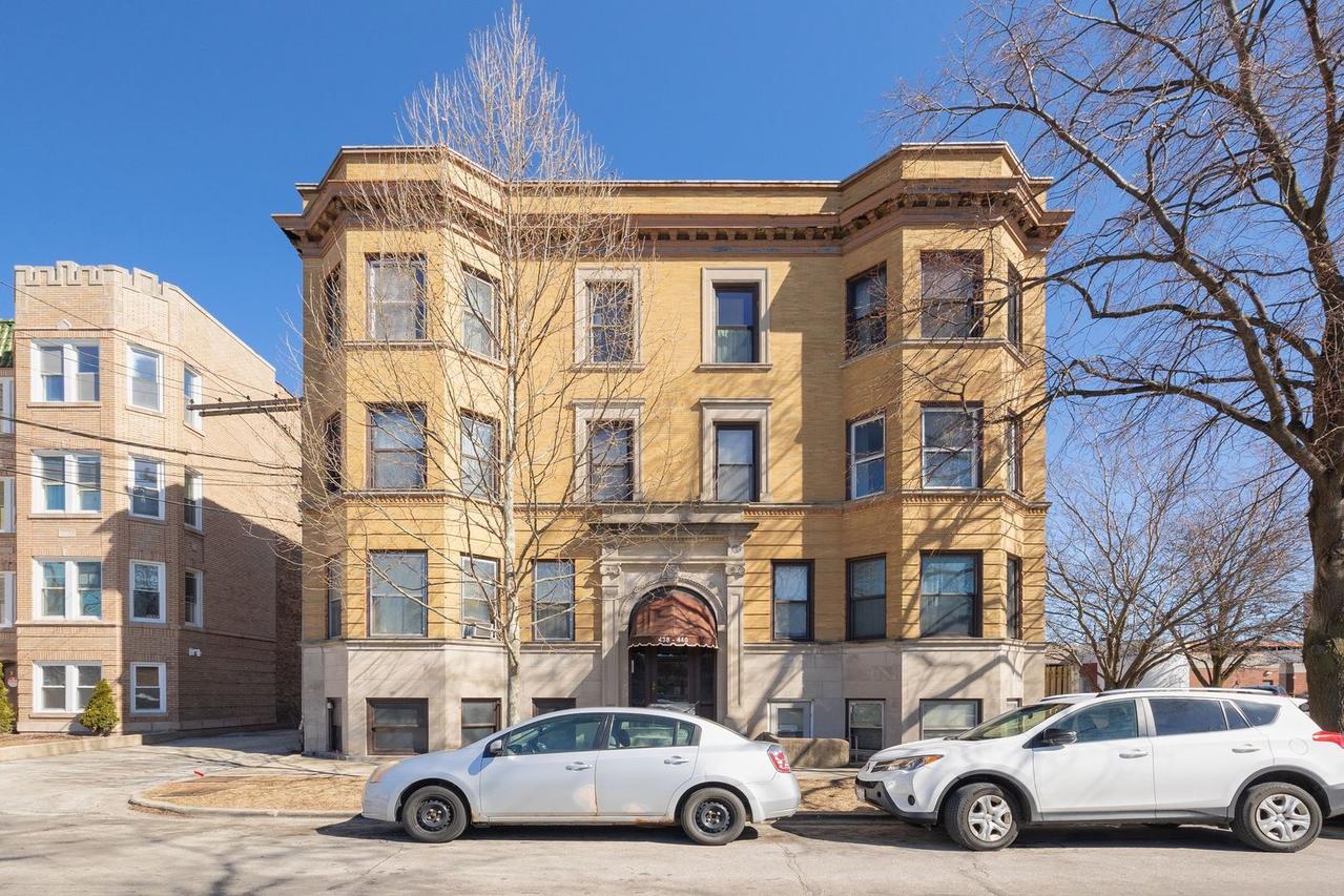 440 S Maple Ave. #2S, Oak Park, IL 60302