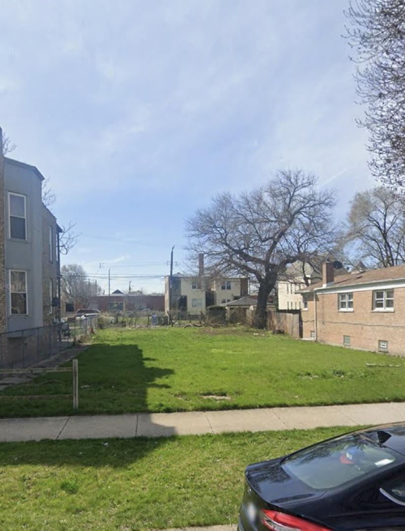 4821 W Congress Pkwy., Chicago, IL 60644