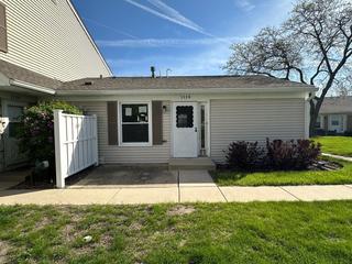 1118 Hampton Harbor, Schaumburg, IL 60193