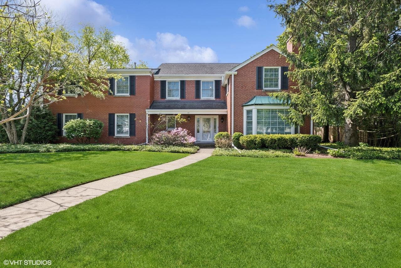 31 Briar Rd., Golf, IL 60029