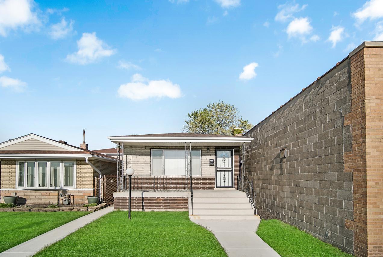 8851 S State St., Chicago, IL 60619