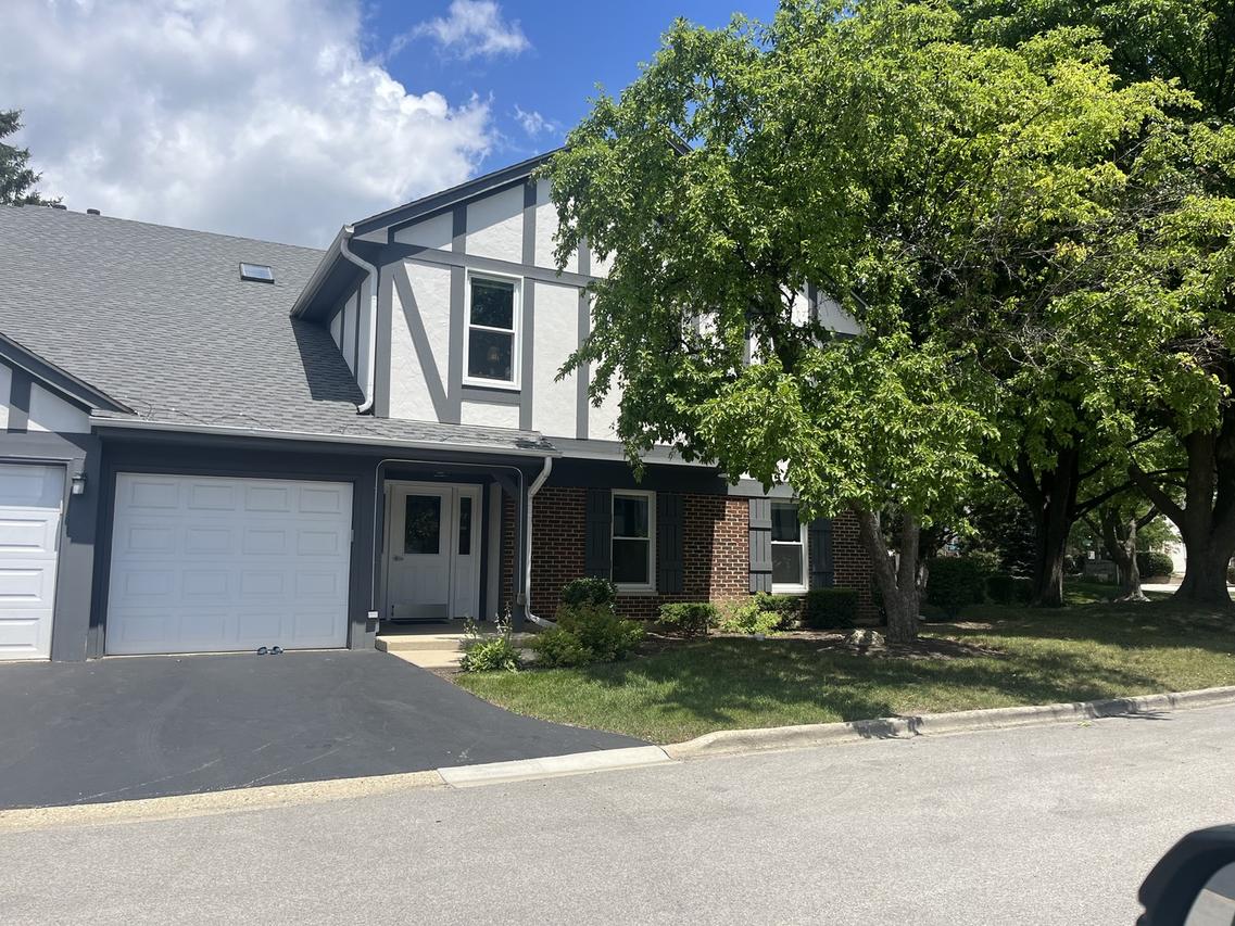 43 W Fern Ct. #226C, Palatine, IL 60067
