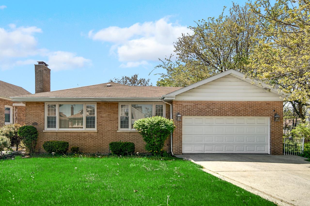 1636 S 14th Ave., Maywood, IL 60153