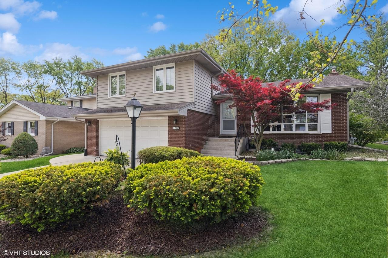 1335 Idlewild Ln., Homewood, IL 60430