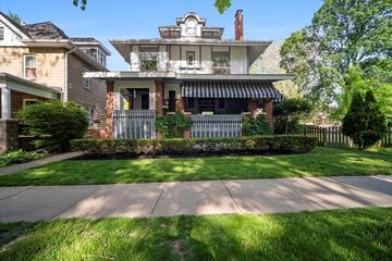 1205 N Clinton Blvd., Bloomington, IL 61701