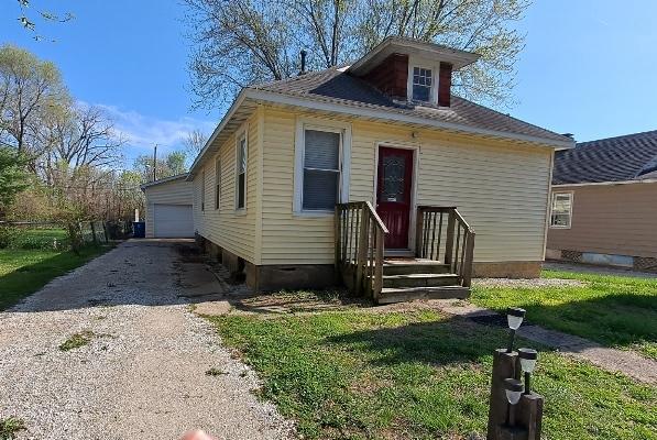 443 East St., DePue, IL 61322