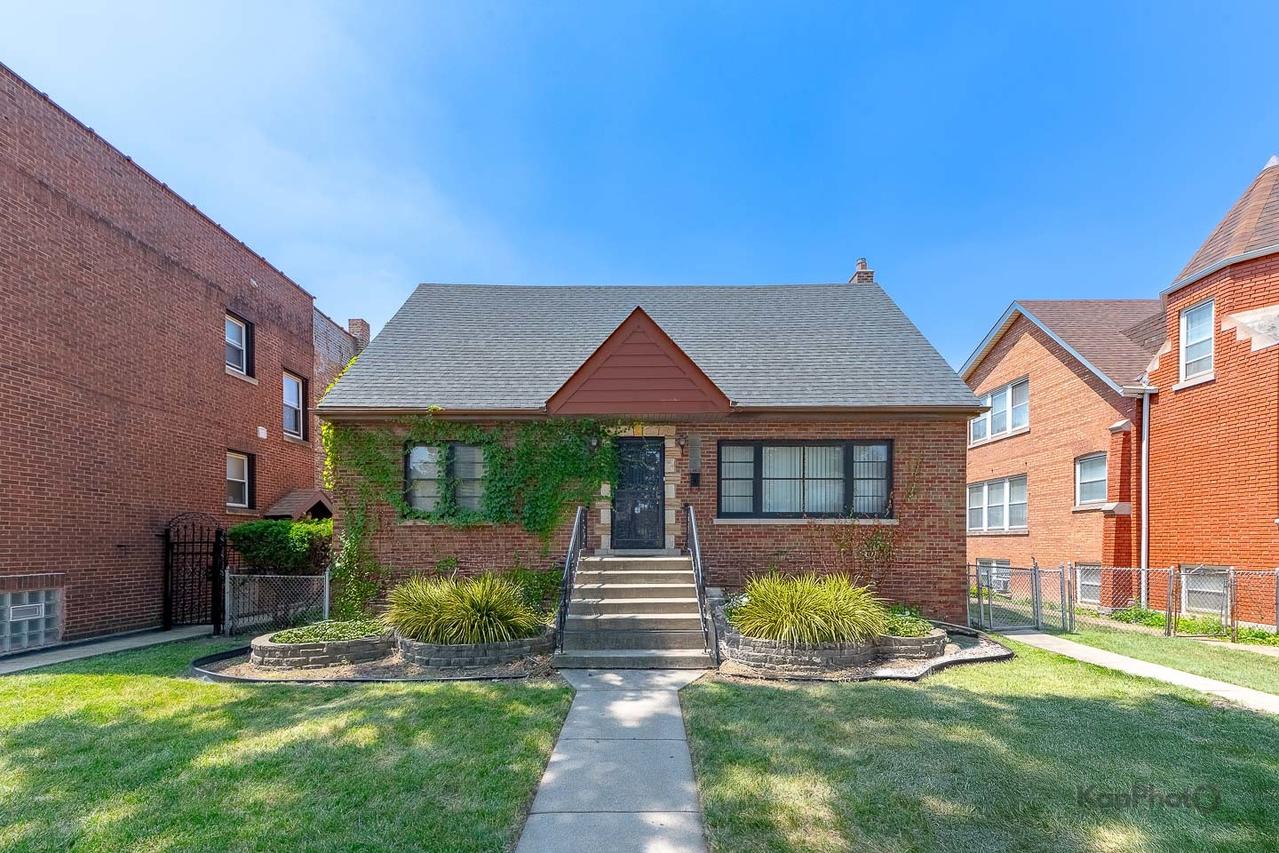 8620 S Marshfield Ave., Chicago, IL 60620