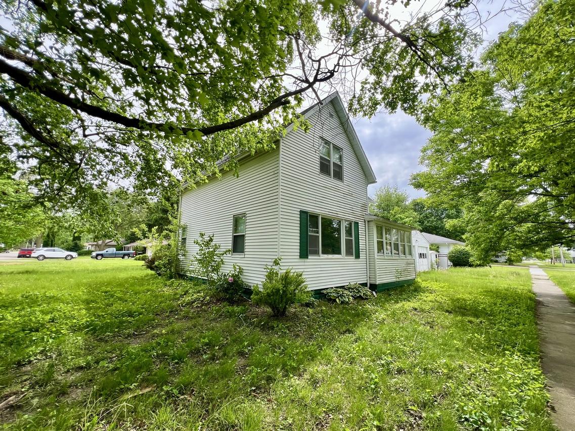 866 E Center St., Paxton, IL 60957