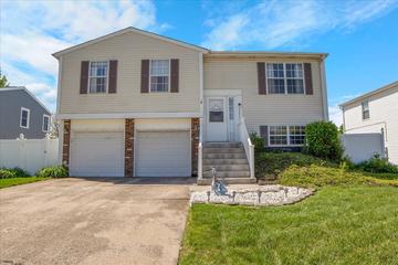 8049 W Norwood Dr., Frankfort, IL 60423