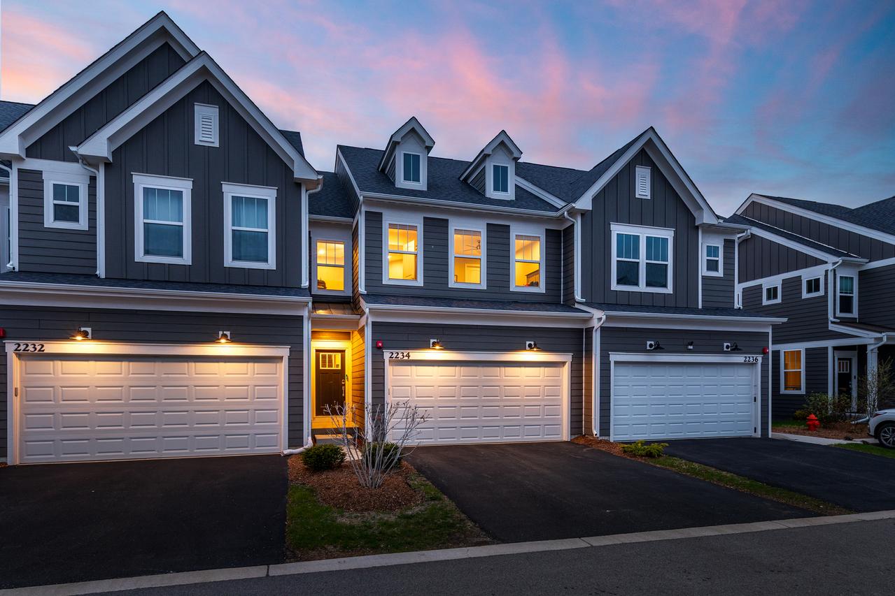 2234 Weatherbee Ln., Naperville, IL 60563