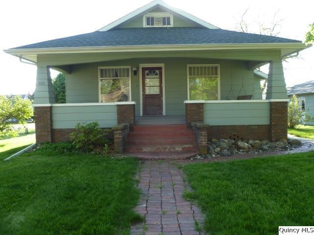 600 W Washington St., Blandinsville, IL 61420