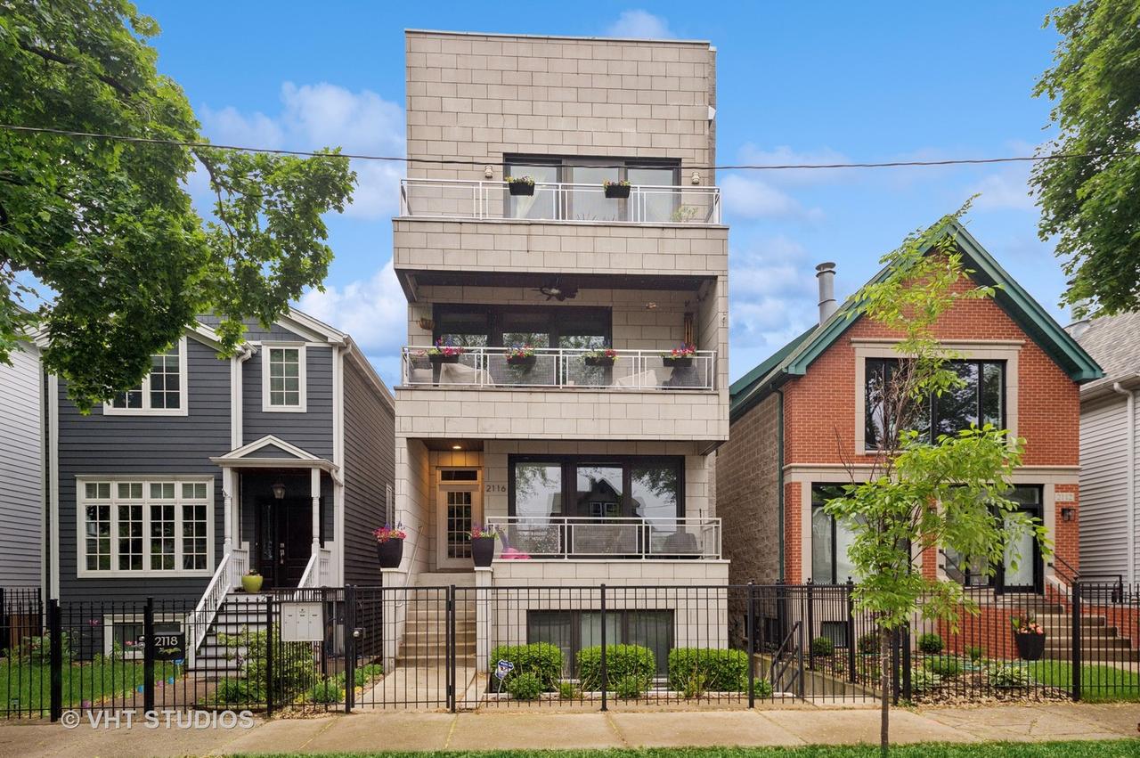 2116 W Barry Ave. #3, Chicago, IL 60618