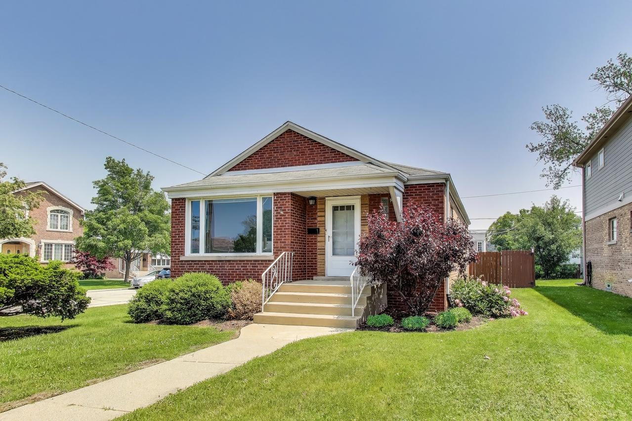 7657 N Osceola Ave., Niles, IL 60714