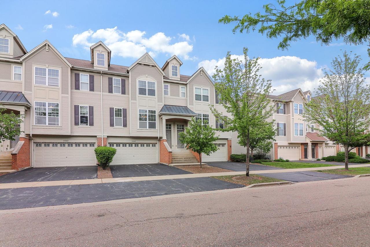3345 Kentshire Cir., Aurora, IL 60504