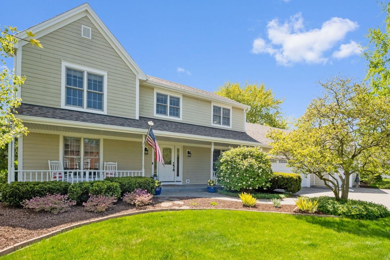 1527 Steeplechase Ct., Green Oaks, IL 60048