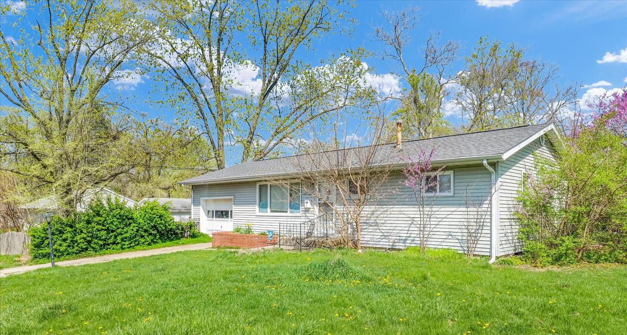 1204 E Fairlawn Dr., Urbana, IL 61801