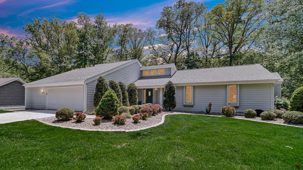 2625 E Vera Ln., Crete, IL 60417