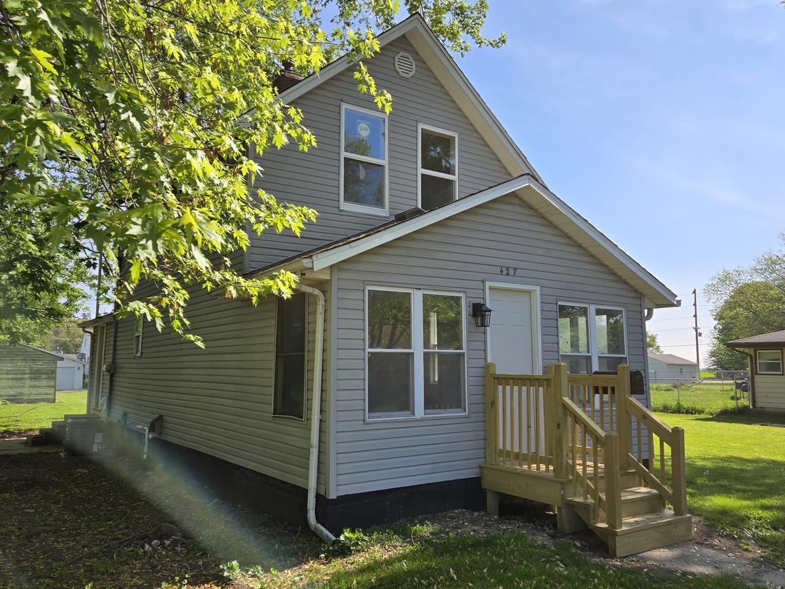 427 E Spruce St., Paxton, IL 60957