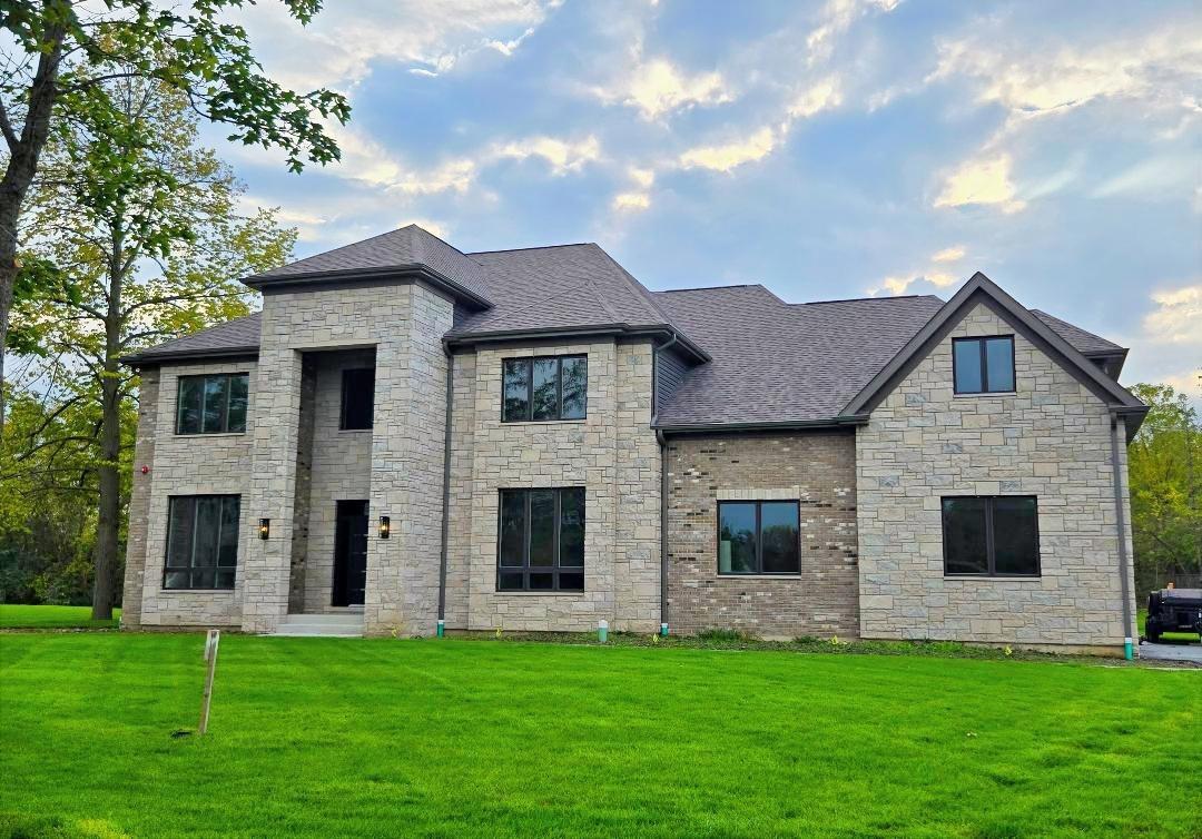 29 Abbey Woods Dr., Barrington Hills, IL 60010