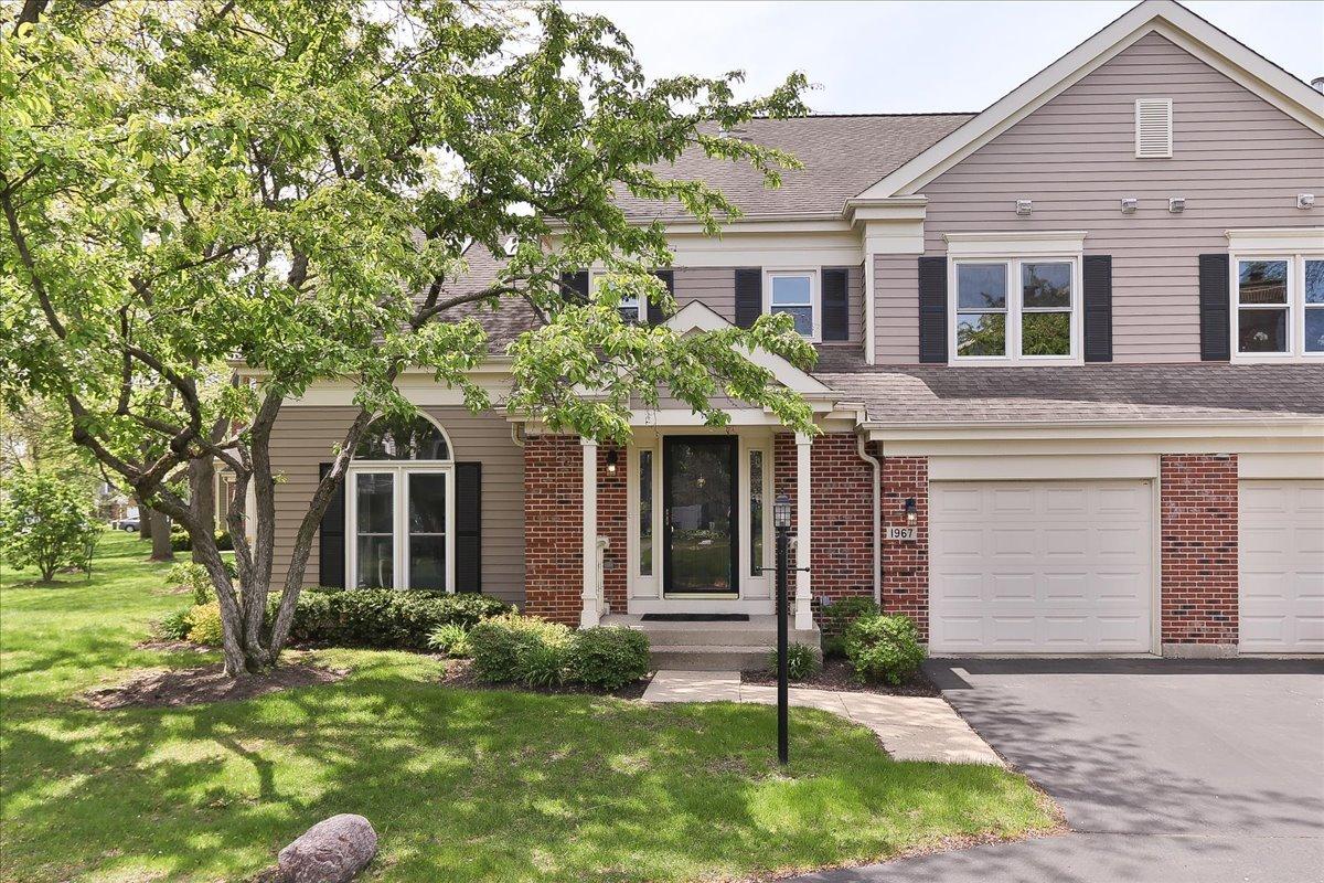 1967 N Charter Point Dr., Arlington Heights, IL 60004