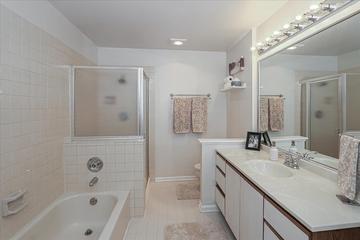 1967 N Charter Point Dr., Arlington Heights, IL 60004