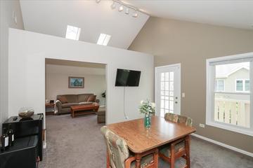 1967 N Charter Point Dr., Arlington Heights, IL 60004