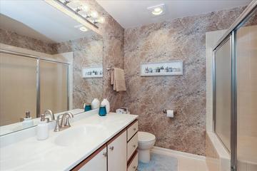 1967 N Charter Point Dr., Arlington Heights, IL 60004