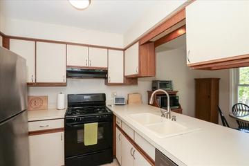 1967 N Charter Point Dr., Arlington Heights, IL 60004