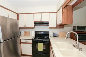 1967 N Charter Point Dr., Arlington Heights, IL 60004