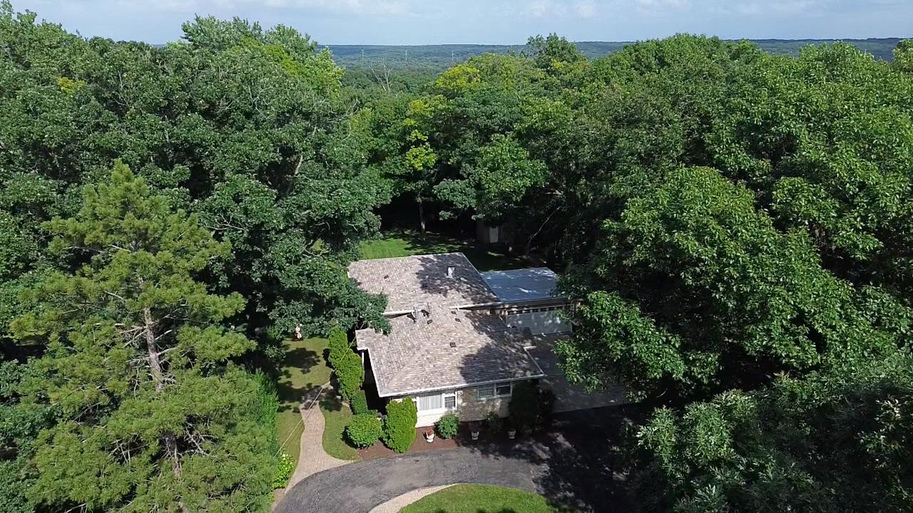 11S047 Palisades Rd., Burr Ridge, IL 60527