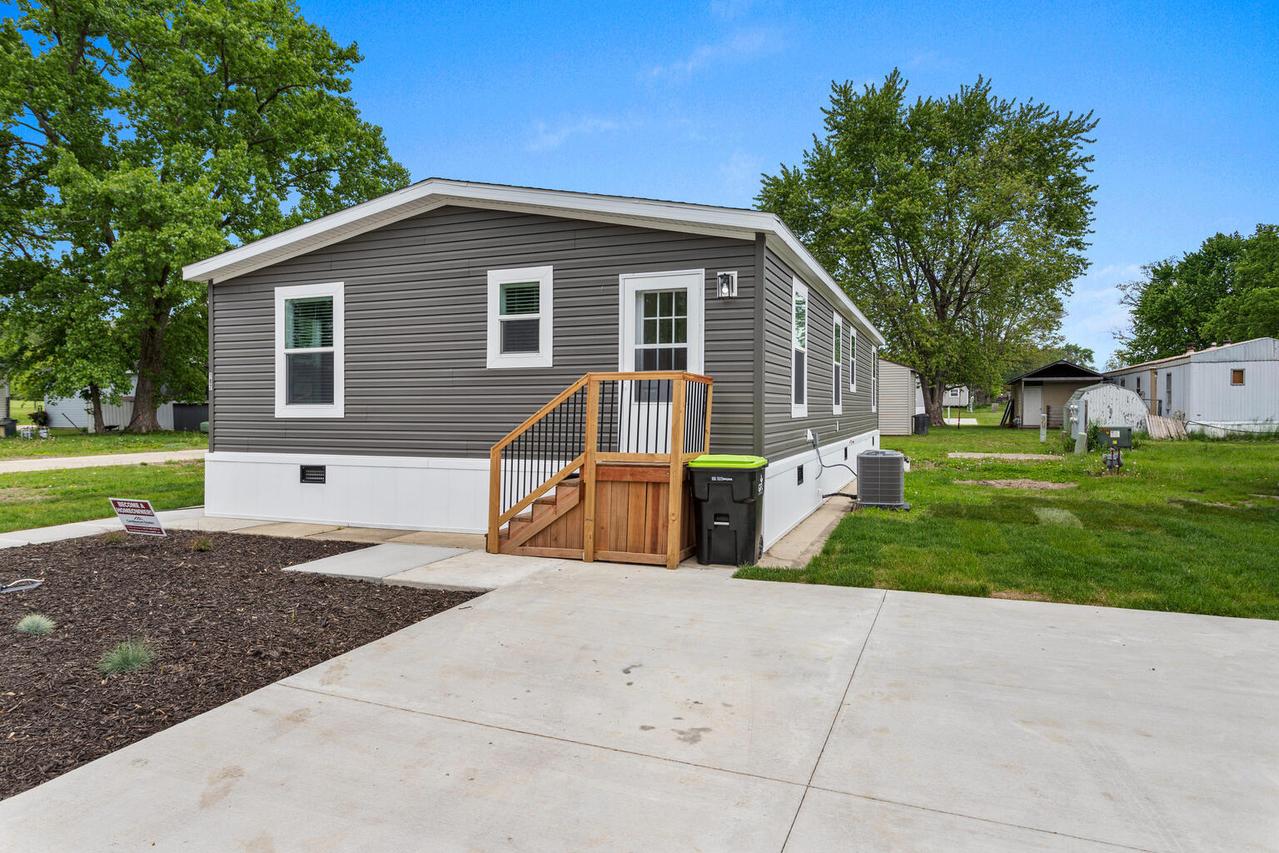 187 Franklin Blvd., Mahomet, IL 61853