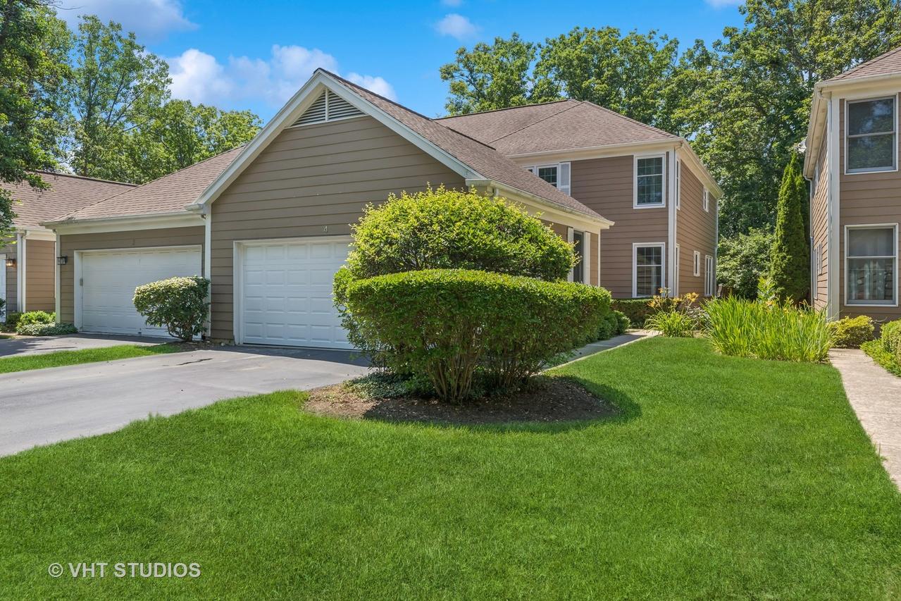 4 Sommerset Ln., Lincolnshire, IL 60069