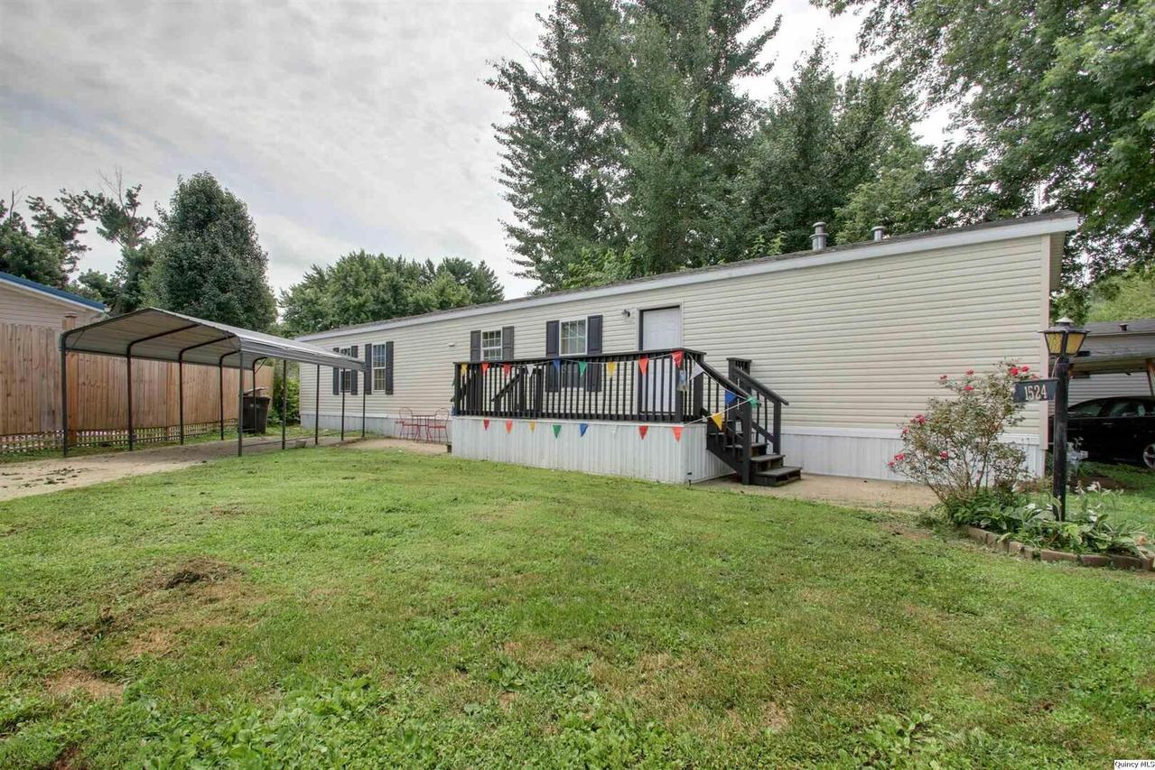 1524 Dewees Ave., Quincy, IL 62305