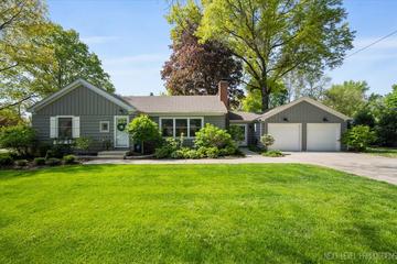 708 Center St., Geneva, IL 60134