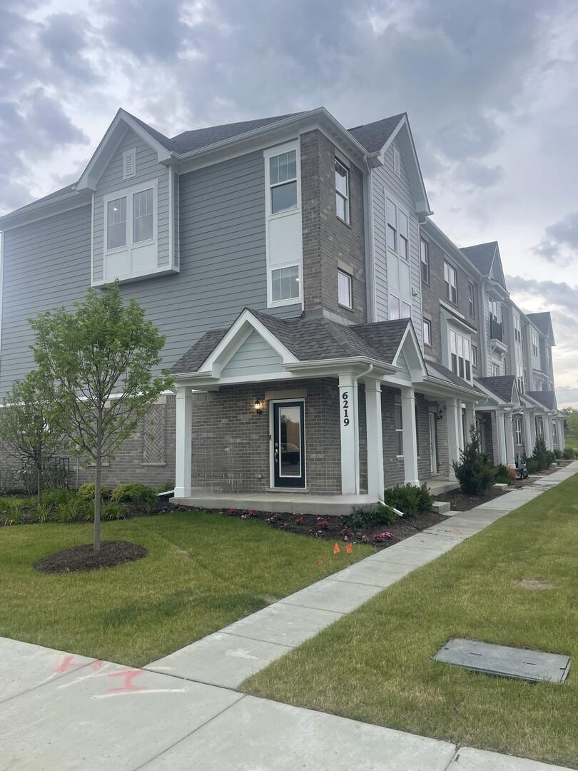 6289 Sandbelt Dr. #34004, Woodridge, IL 60517