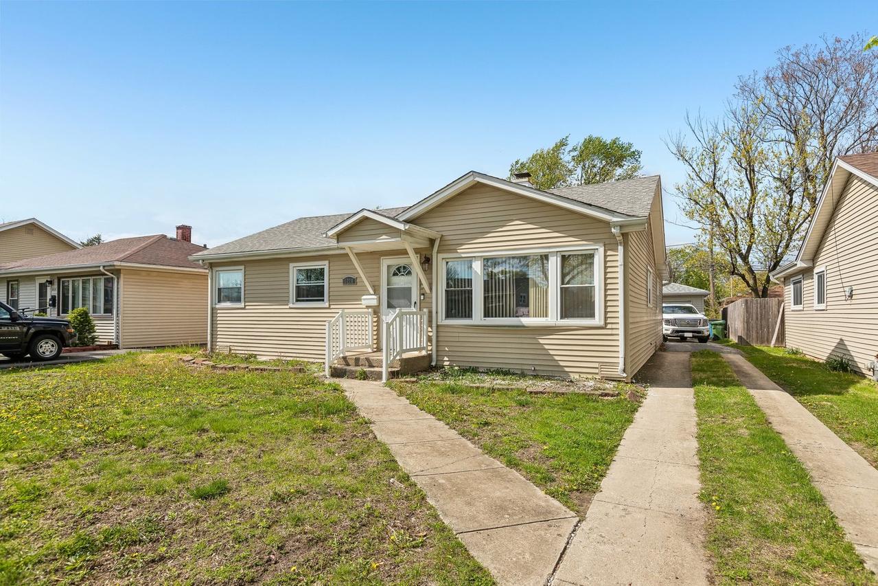 5270 Kimball Pl., Oak Lawn, IL 60453