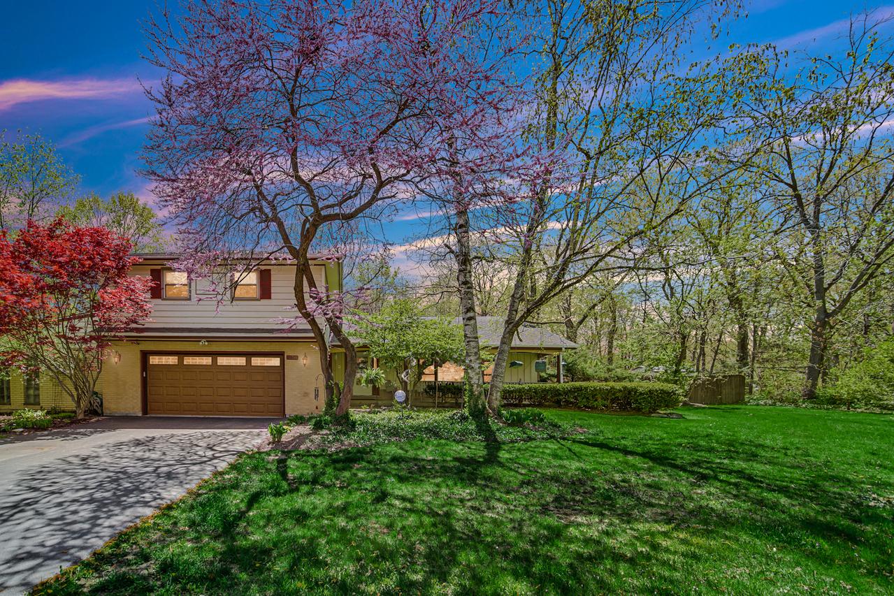 32381 N Forest Dr., Grayslake, IL 60030