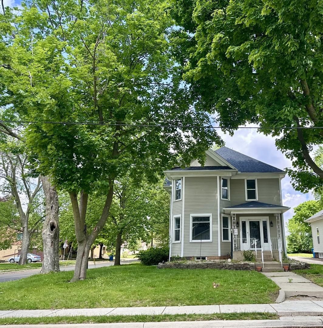 1527 7th St., Peru, IL 61354