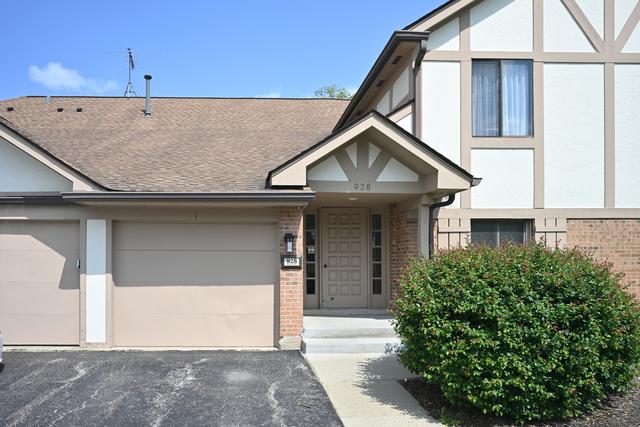 928 Surrey Dr. #1A, Schaumburg, IL 60193