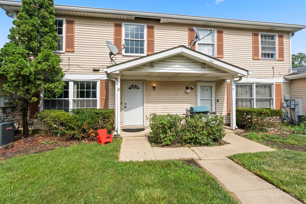 8 Wildwood Ln. #G, Bolingbrook, IL 60440