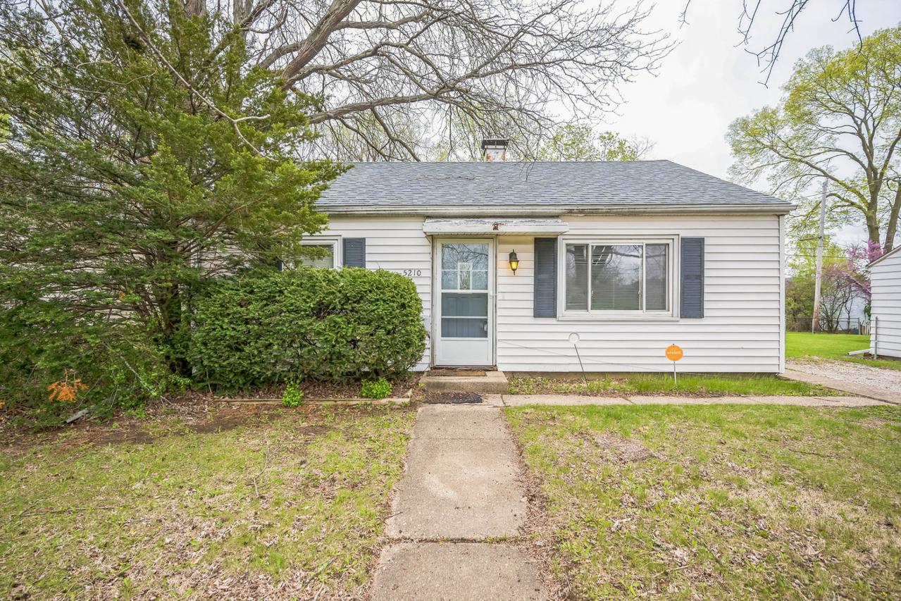 5210 N Willard Rd., Peoria Heights, IL 61616