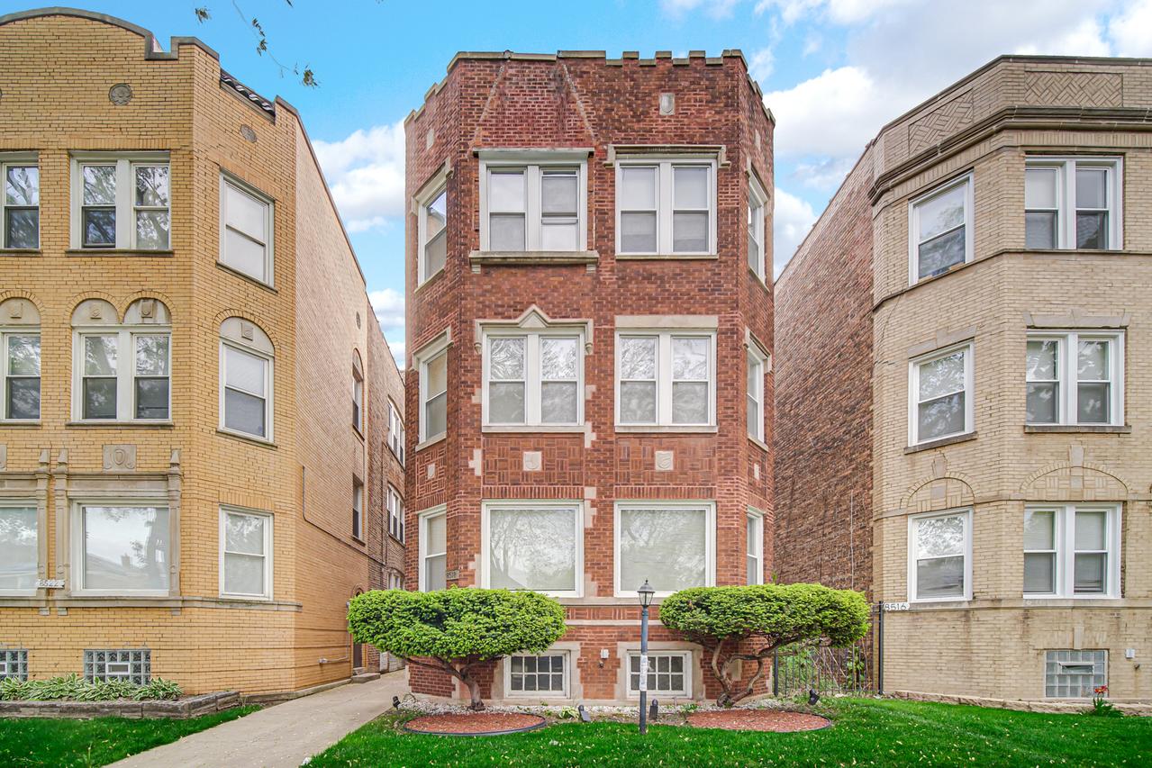 8518 S Bennett Ave., Chicago, IL 60617