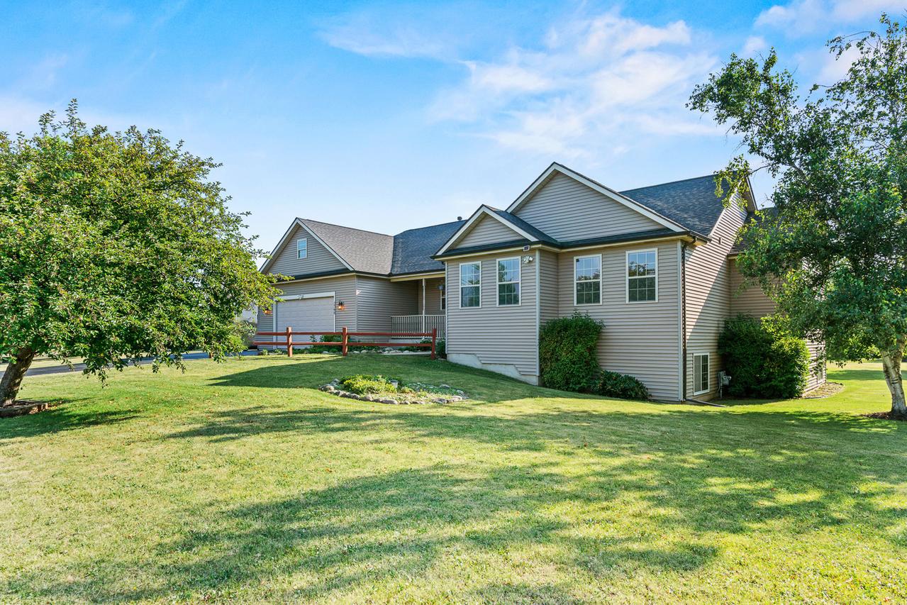 3560 White Tail Dr., Wonder Lake, IL 60097