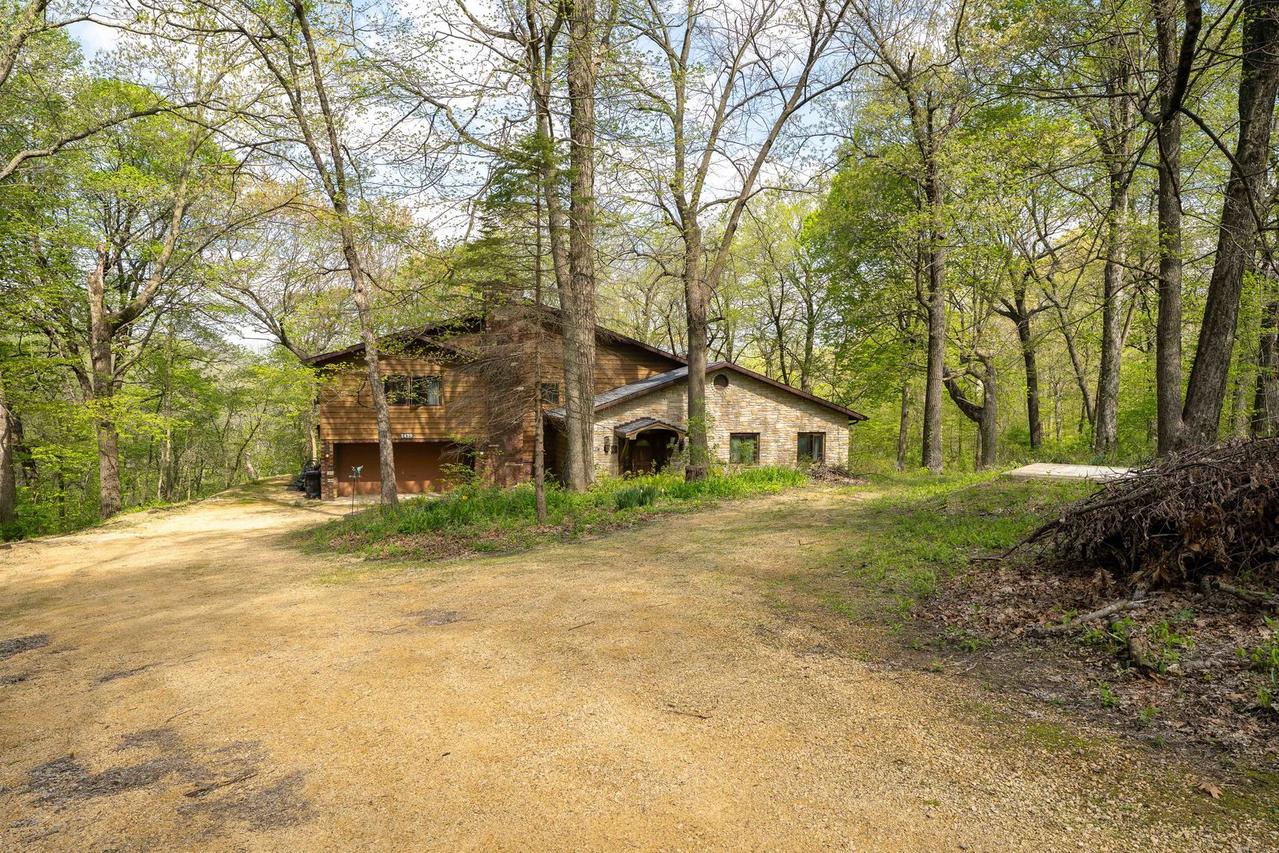 1479 Old Mill Rd., Franklin Grove, IL 61031