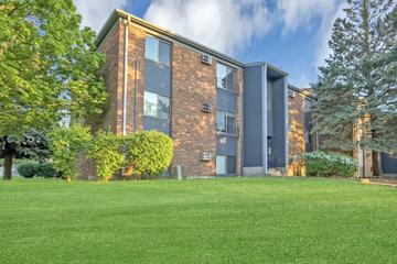 256 Canterbury Ln. #5, Bolingbrook, IL 60440