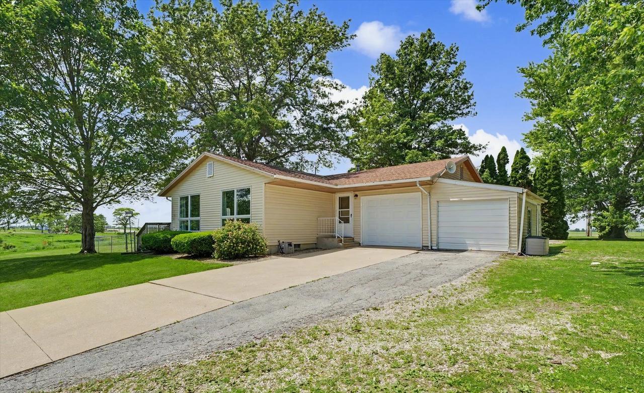115 Choctaw Tr., Loda, IL 60948