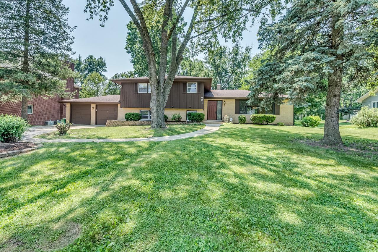 701 Hitchcock Ave., Lisle, IL 60532