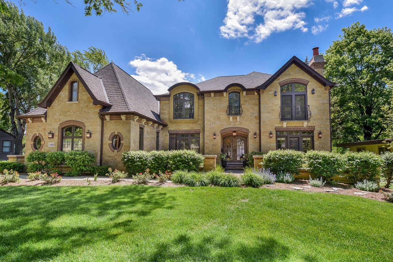 569 Fairview Ave., Glen Ellyn, IL 60137