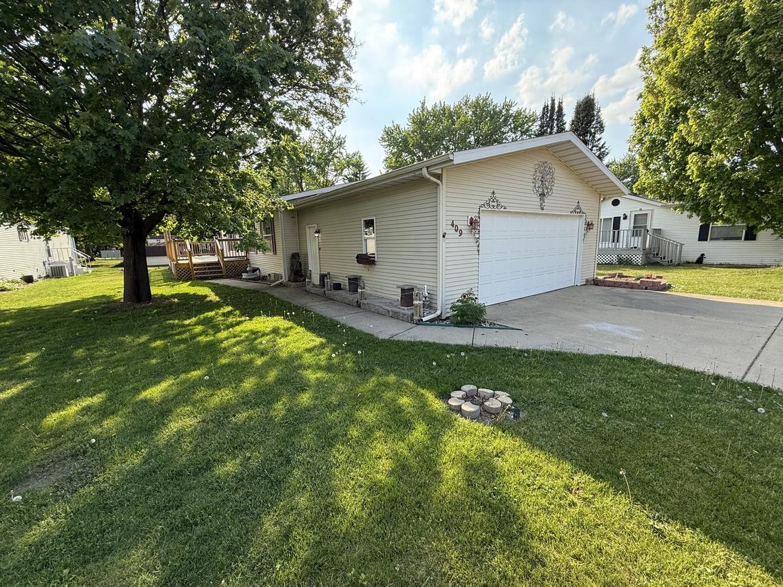 409 E Wood Ln., Belvidere, IL 61008